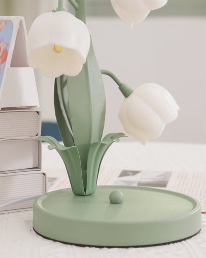 Elegant Flower Pattern Table Lamp