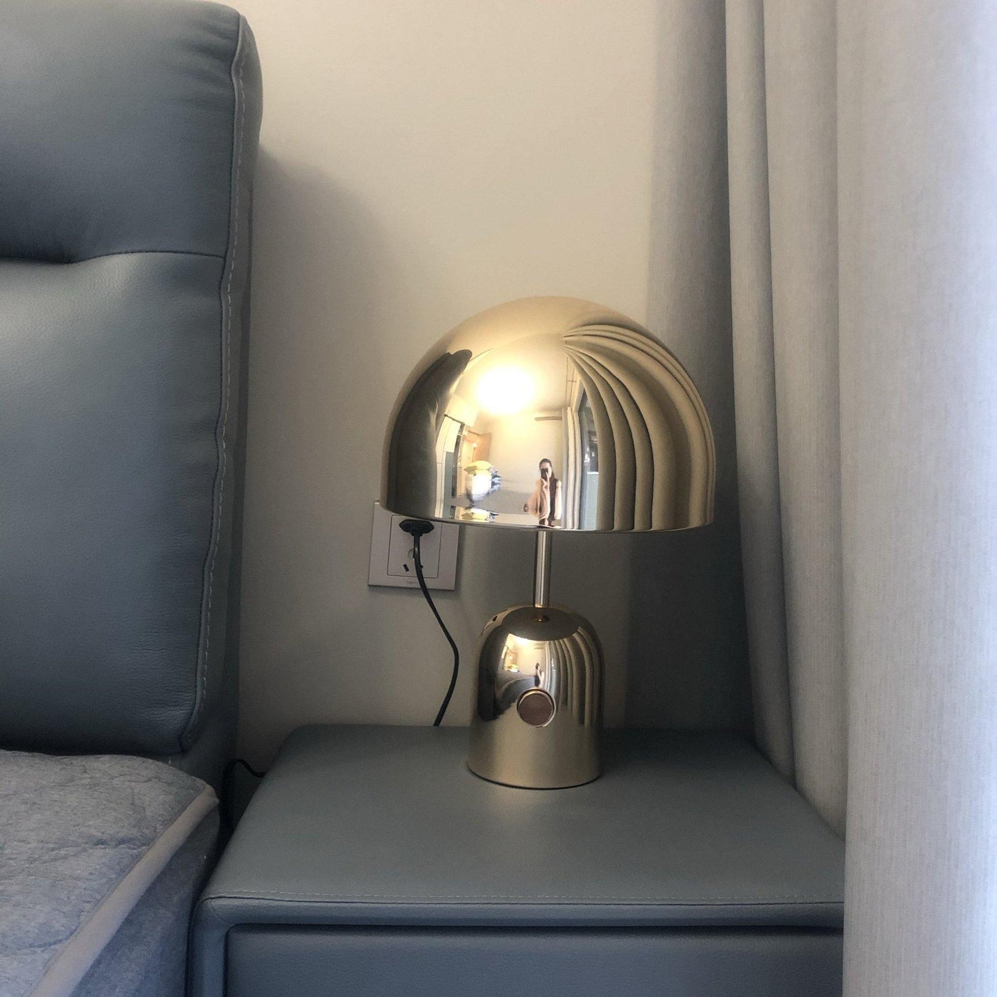 Stylish Round Table Lamp Clock