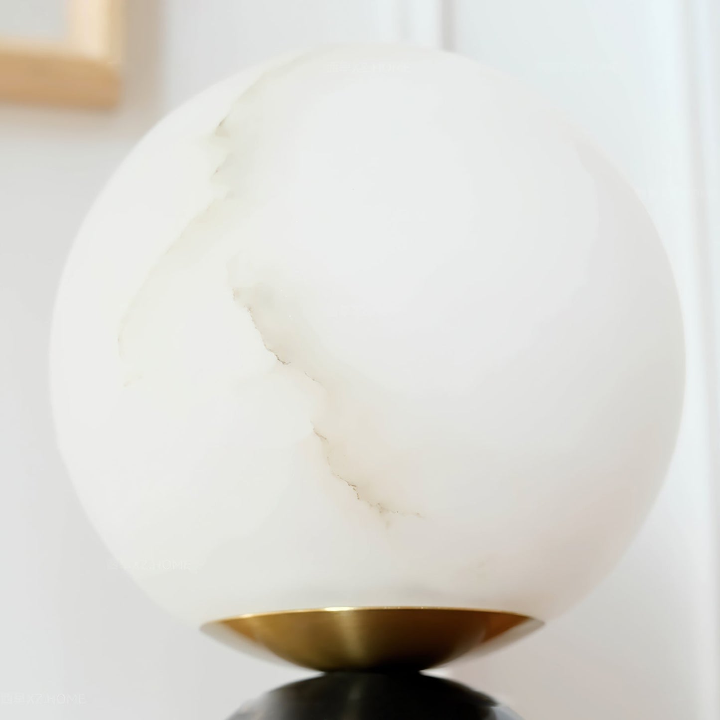 Luxurious Table Lamp