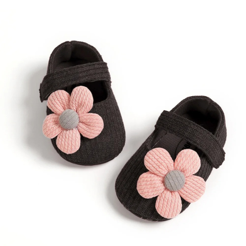 Fashionable Kids Athletic Shoes