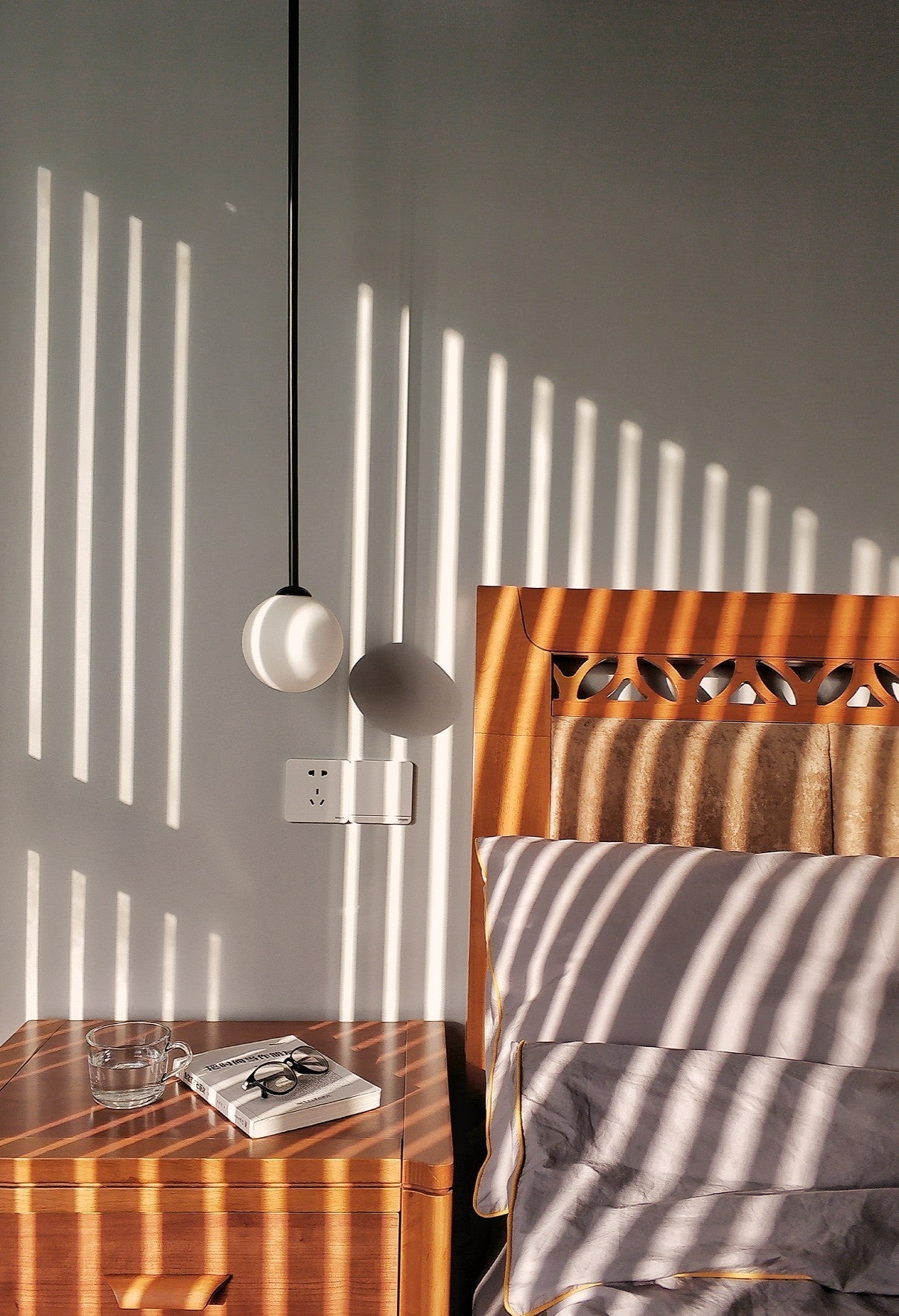 Simple Elegant Glass Pendant Light Fixture
