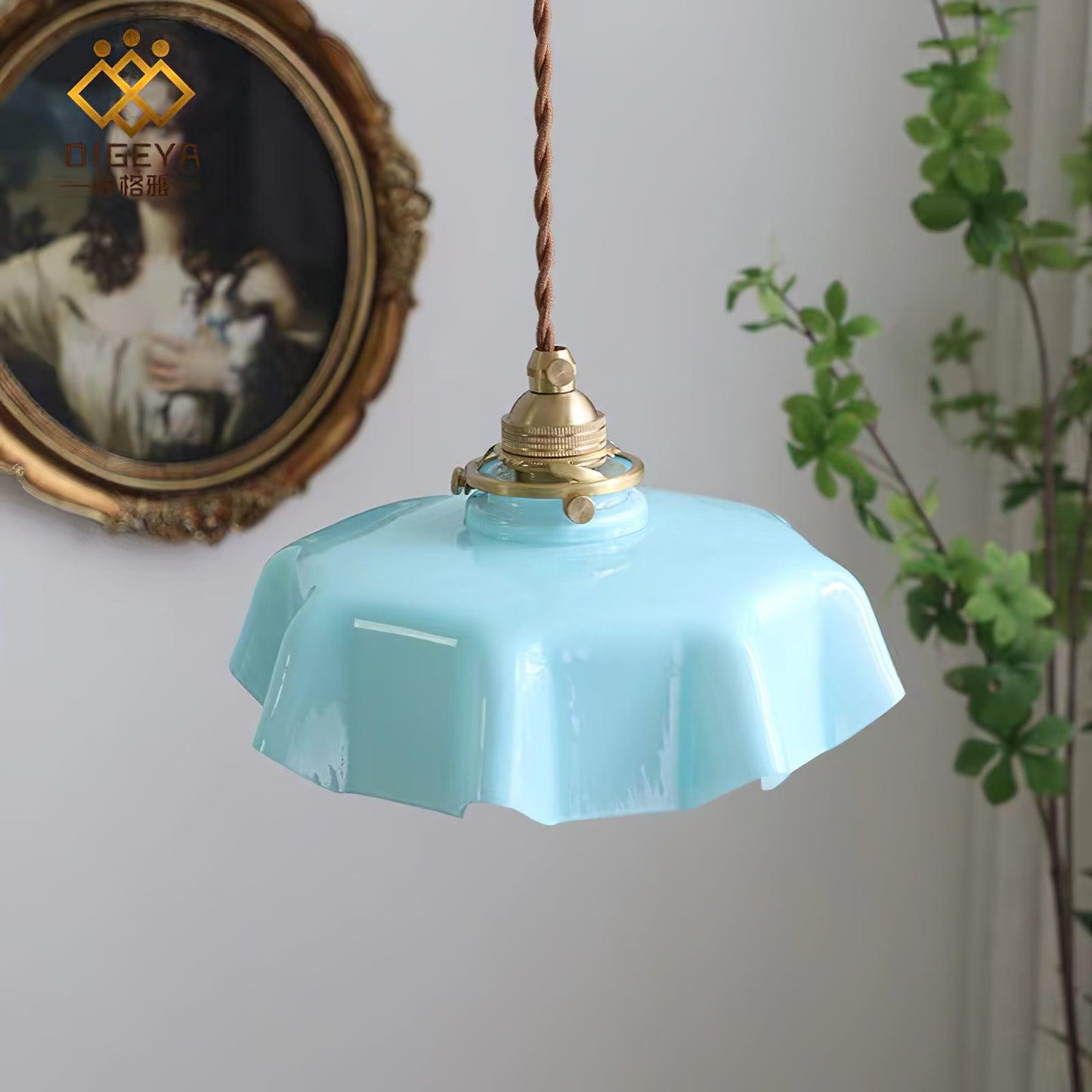 Elegant Ruffled Glass Metal Pendant Lamp
