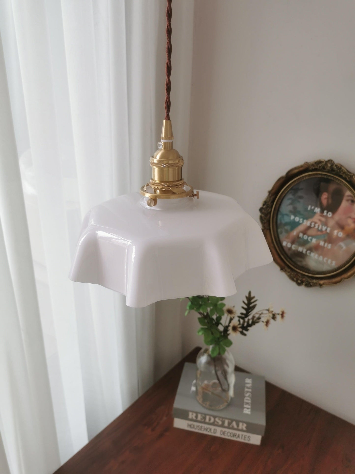 Elegant Ruffled Glass Metal Pendant Lamp