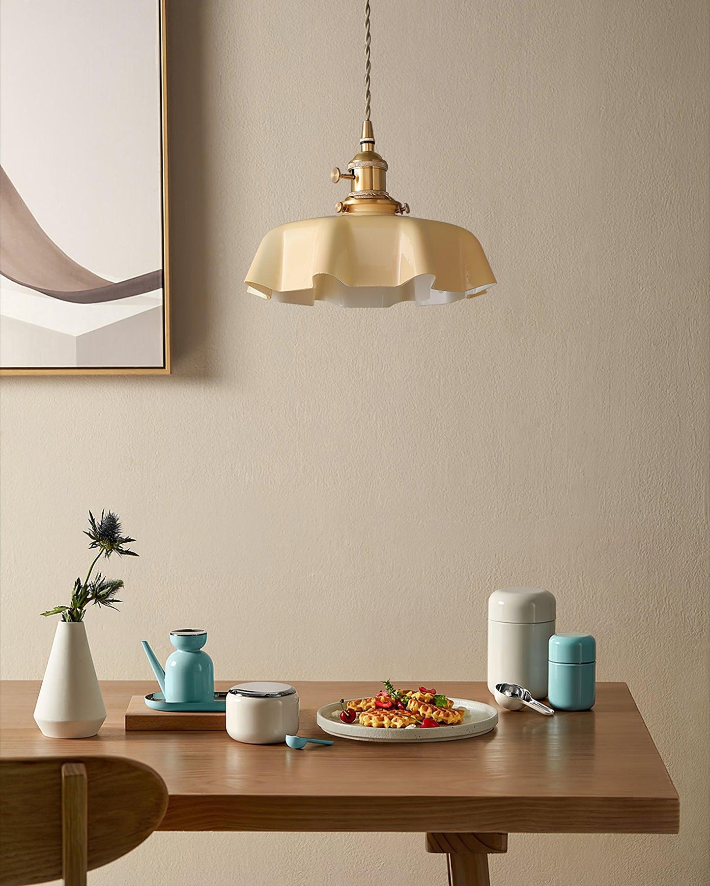 Elegant Ruffled Glass Metal Pendant Lamp