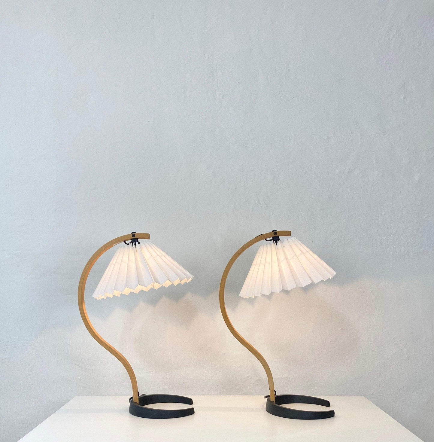 Elegant Nordic Desk Lamp