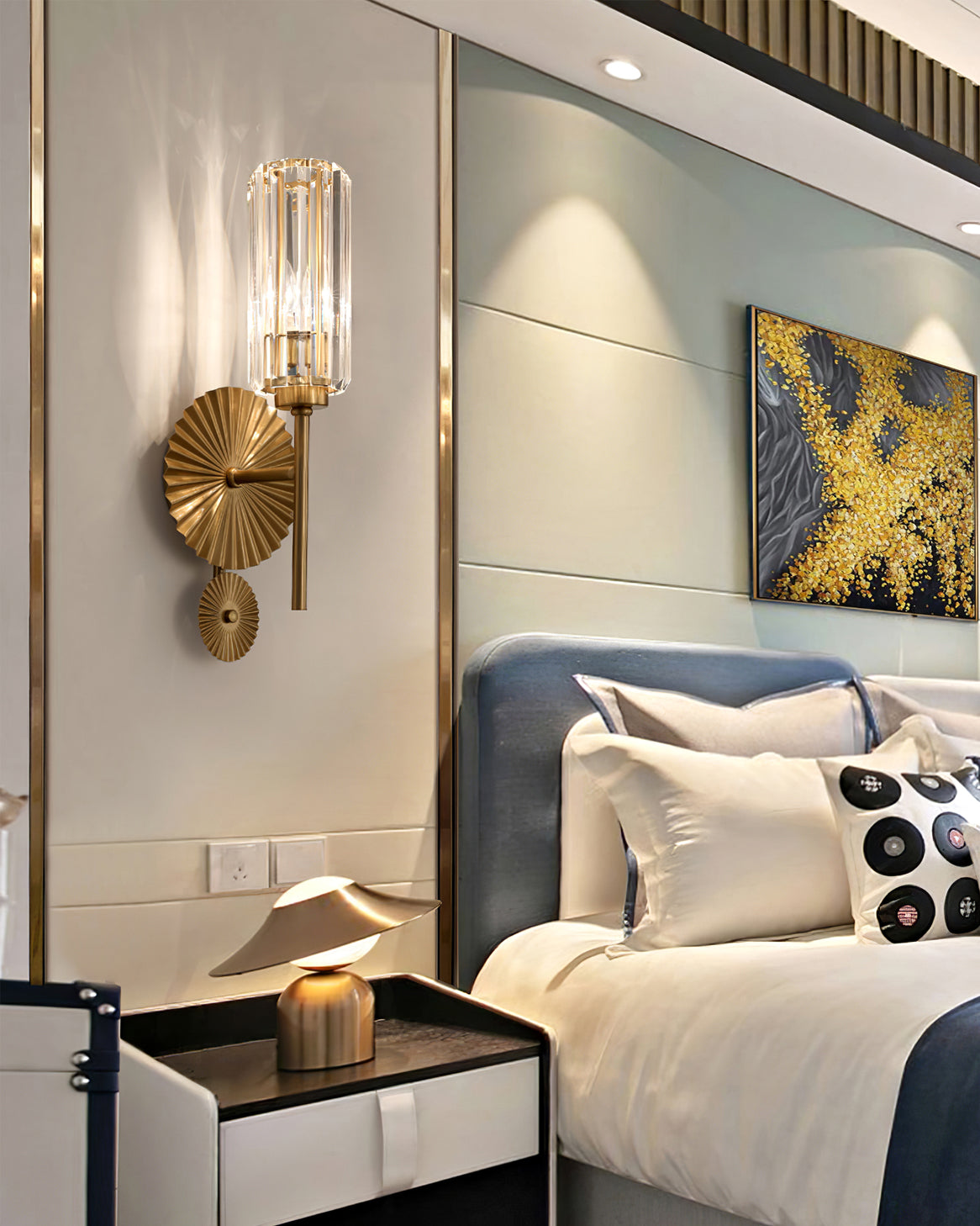Elegant Cylinder Wall Light for Classic Decor