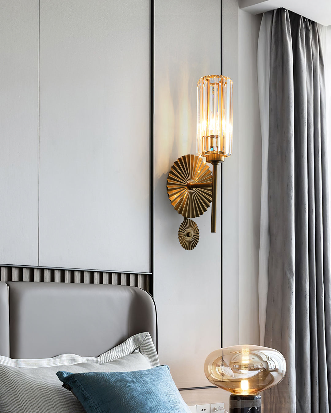 Elegant Cylinder Wall Light for Classic Decor