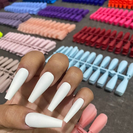 Glossy Press-On Nails – Classic Fake Nails in 13 Colors - Fesara