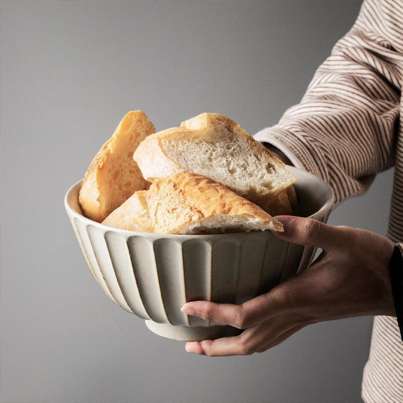 Classic 21-Piece Dinnerware Set with Elegant Style