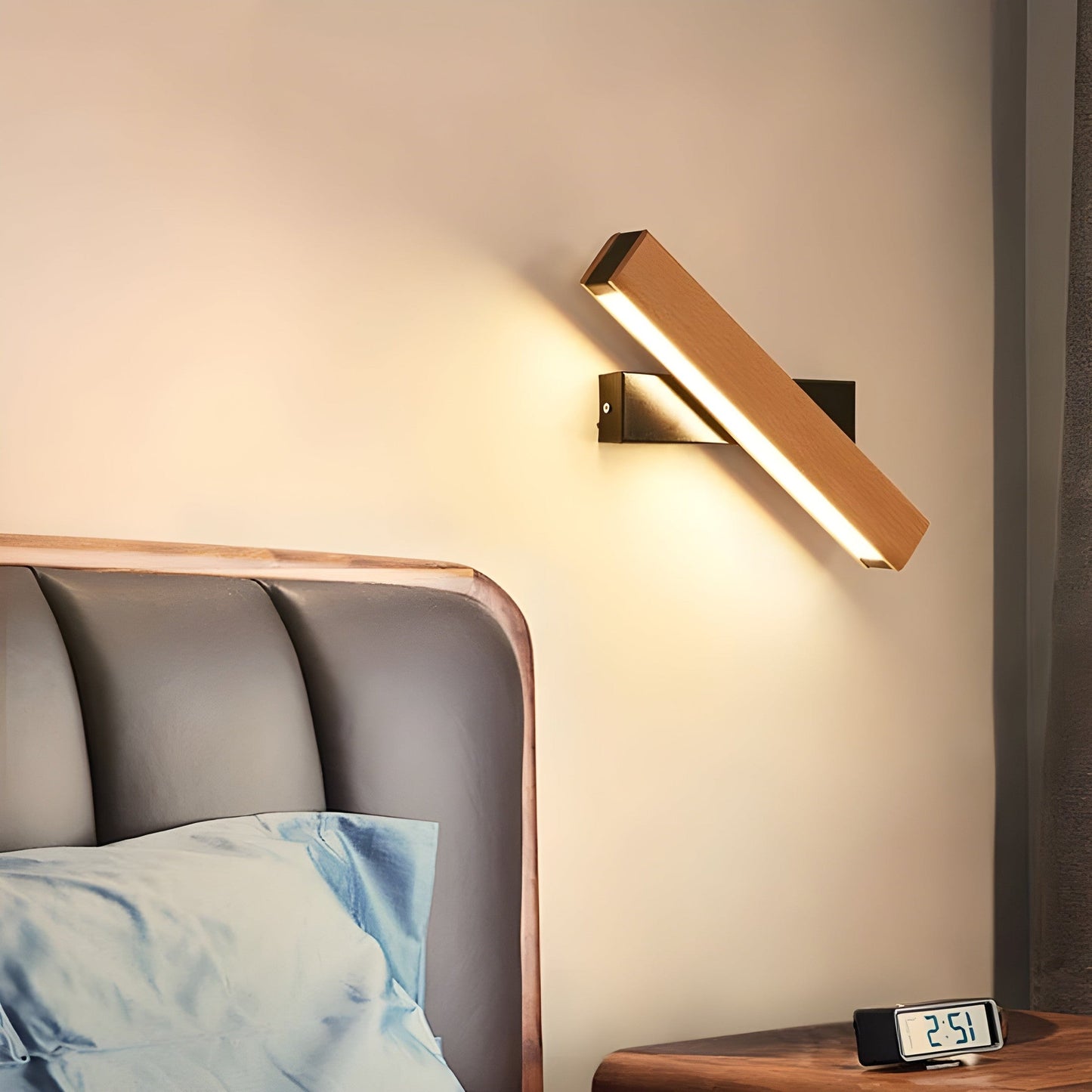 LumeOak - Stylish Wooden LED Wall Lamp