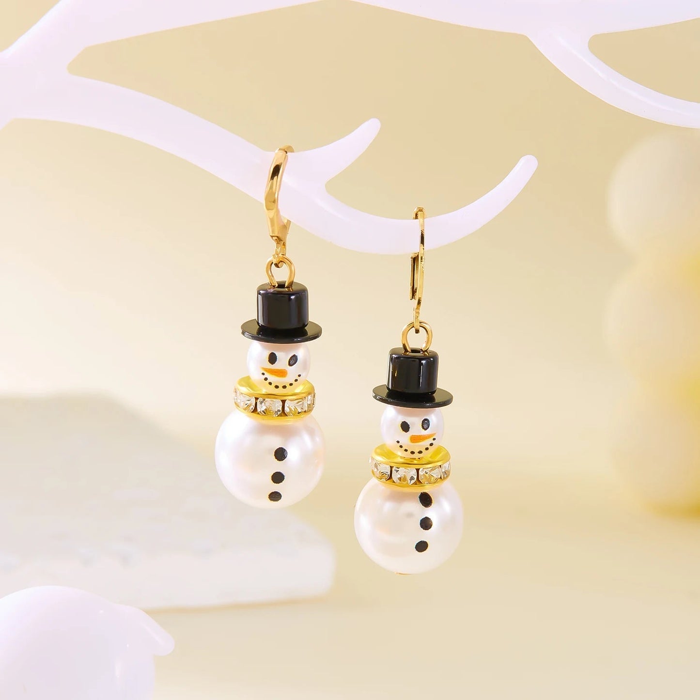 CrystalChill | Shiny Snowflake Earrings 2