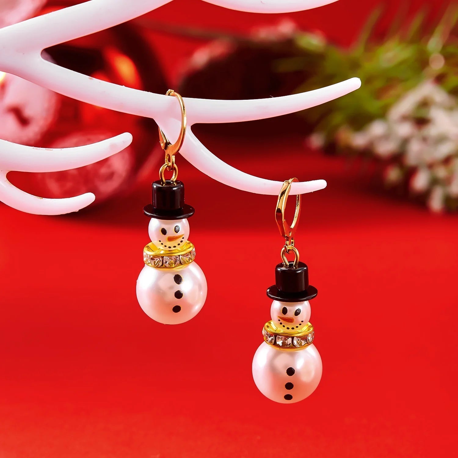 CrystalChill | Shiny Snowflake Earrings 3