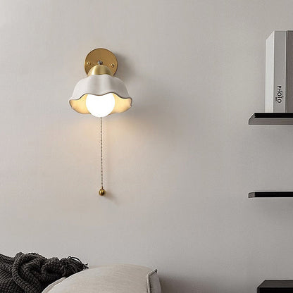 Classic Floral Wall Light