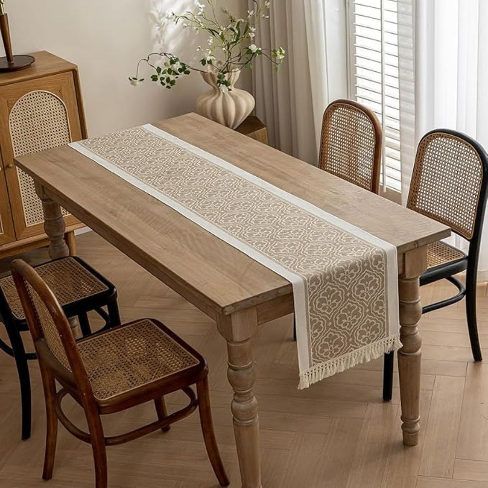 Elegant Floral Table Runner - Fesara