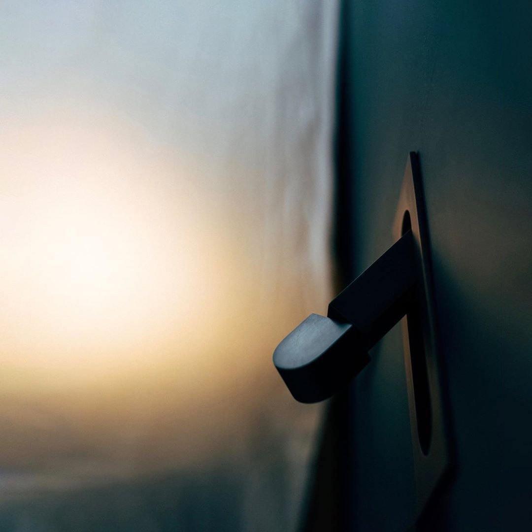 Slim Adjustable LED Wall Light Fixture