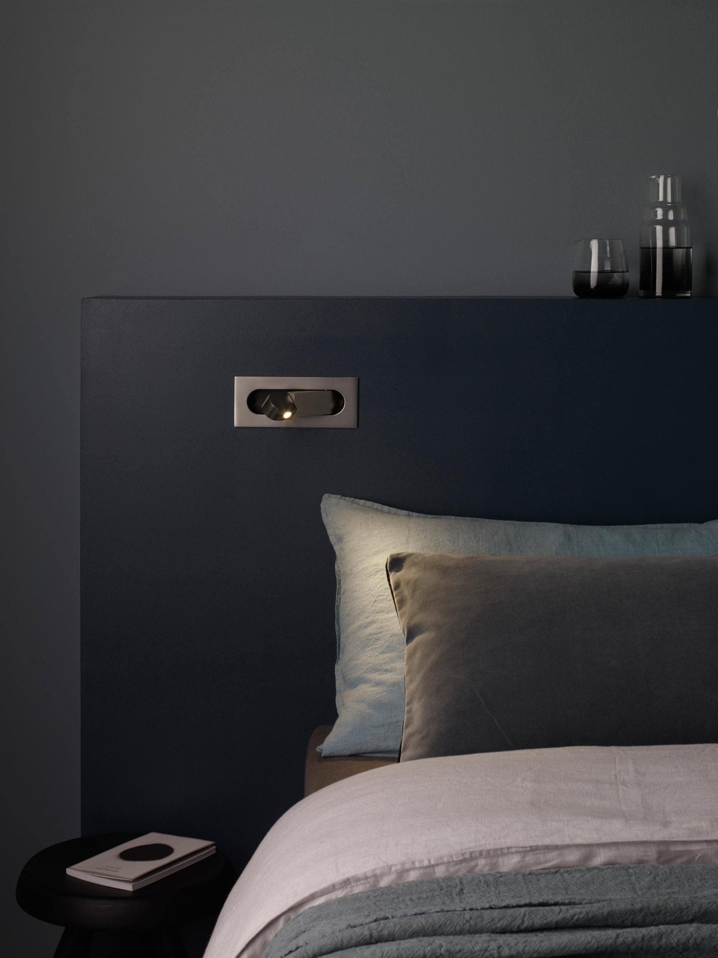 Slim Adjustable LED Wall Light Fixture