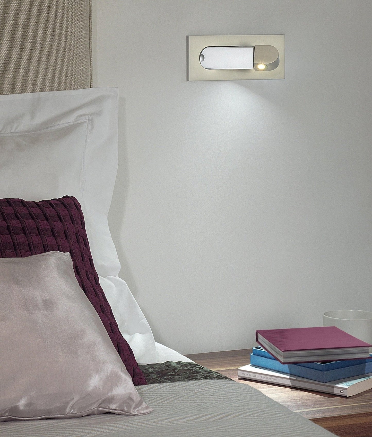 Slim Adjustable LED Wall Light Fixture
