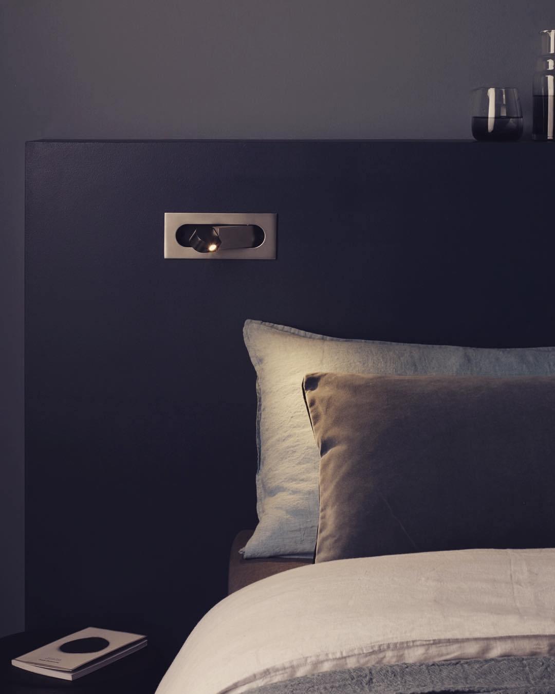 Slim Adjustable LED Wall Light Fixture