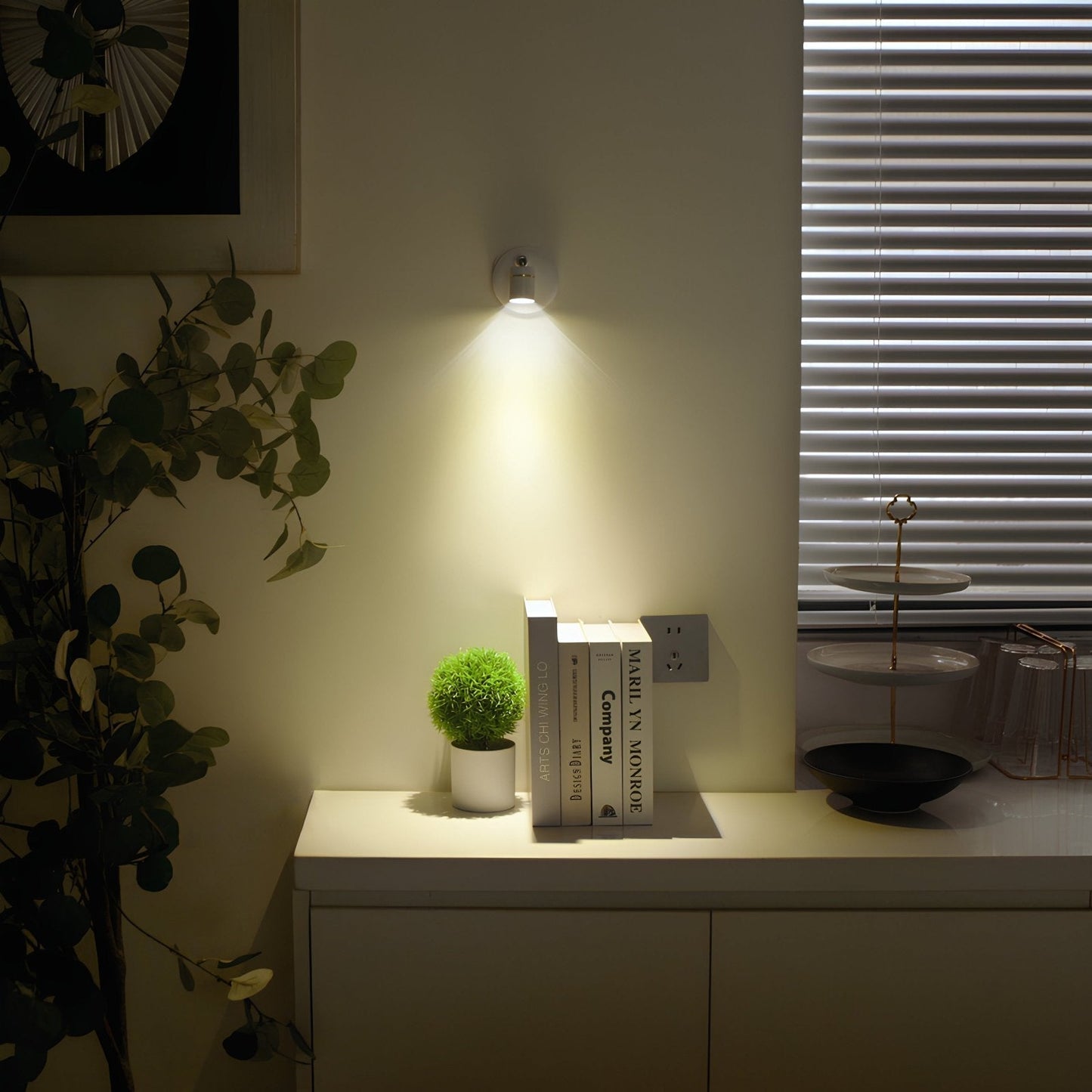 Easy Fit Dimmable LED Wall Light with Remote