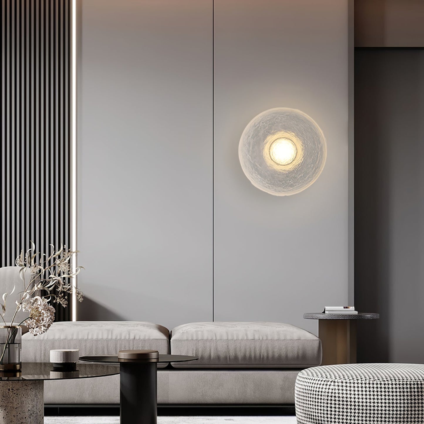Classic White Resin Wall Lamp
