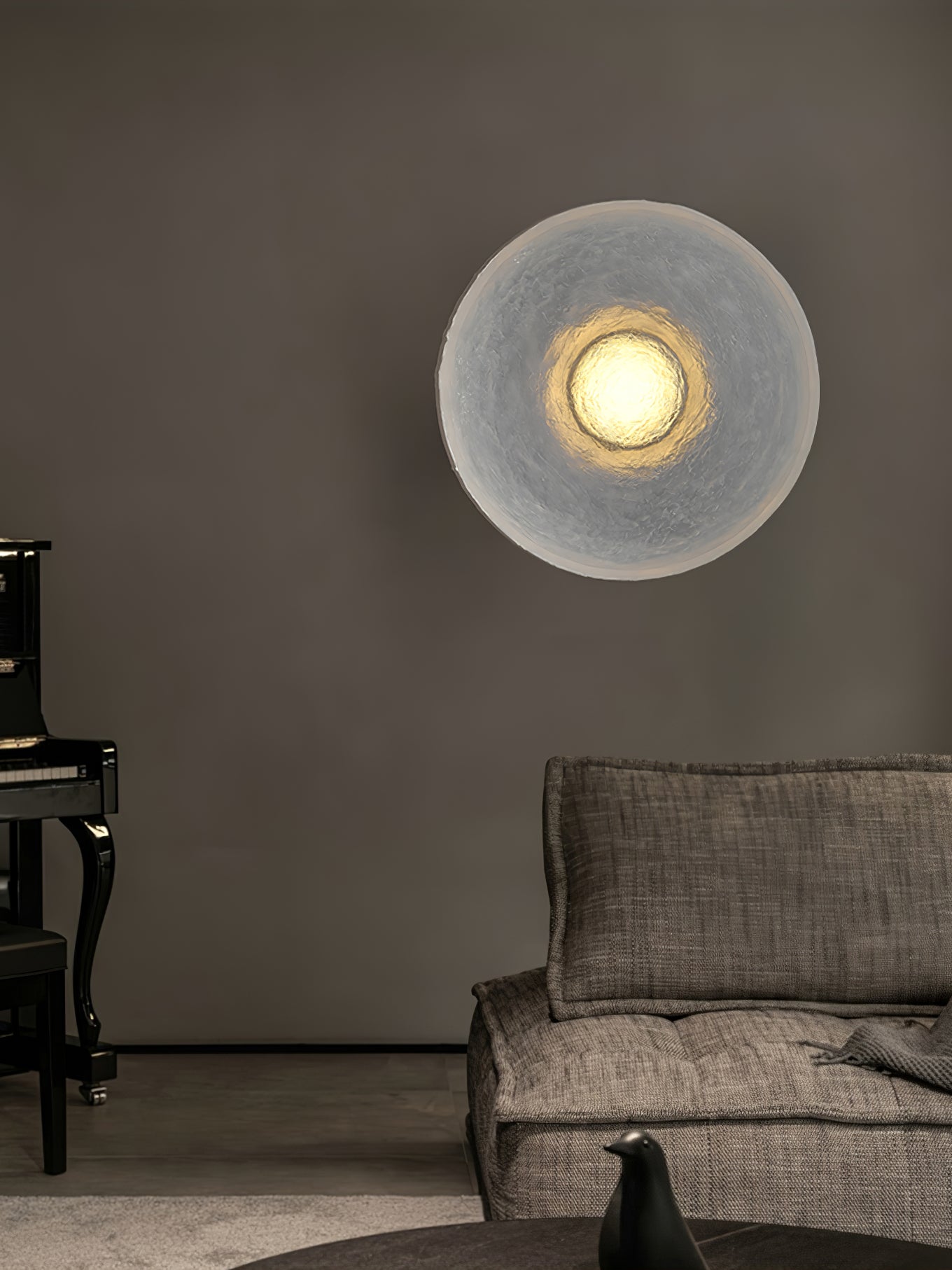 Classic White Resin Wall Lamp
