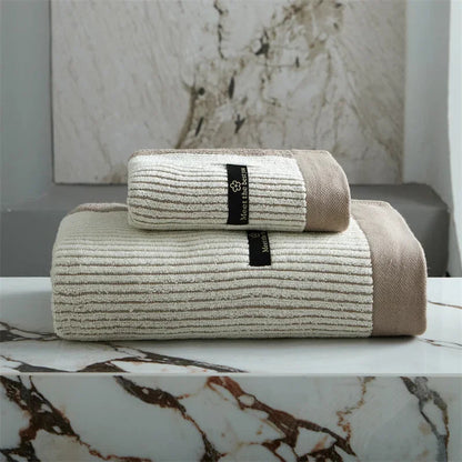 Plush Organic Cotton Bath Towel for Spa Like Comfort - Fesara