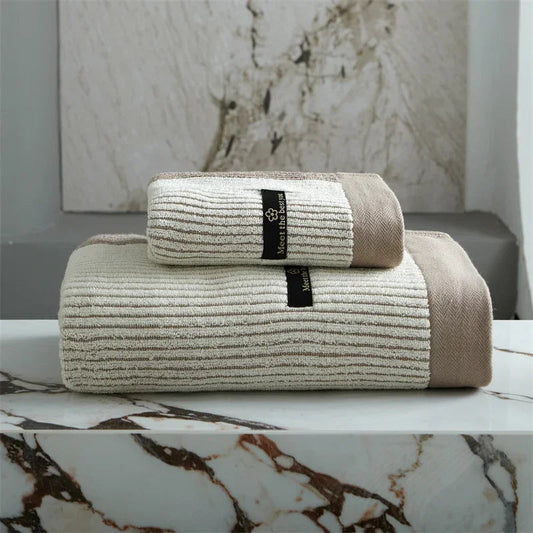 Plush Organic Cotton Bath Towel for Spa Like Comfort - Fesara
