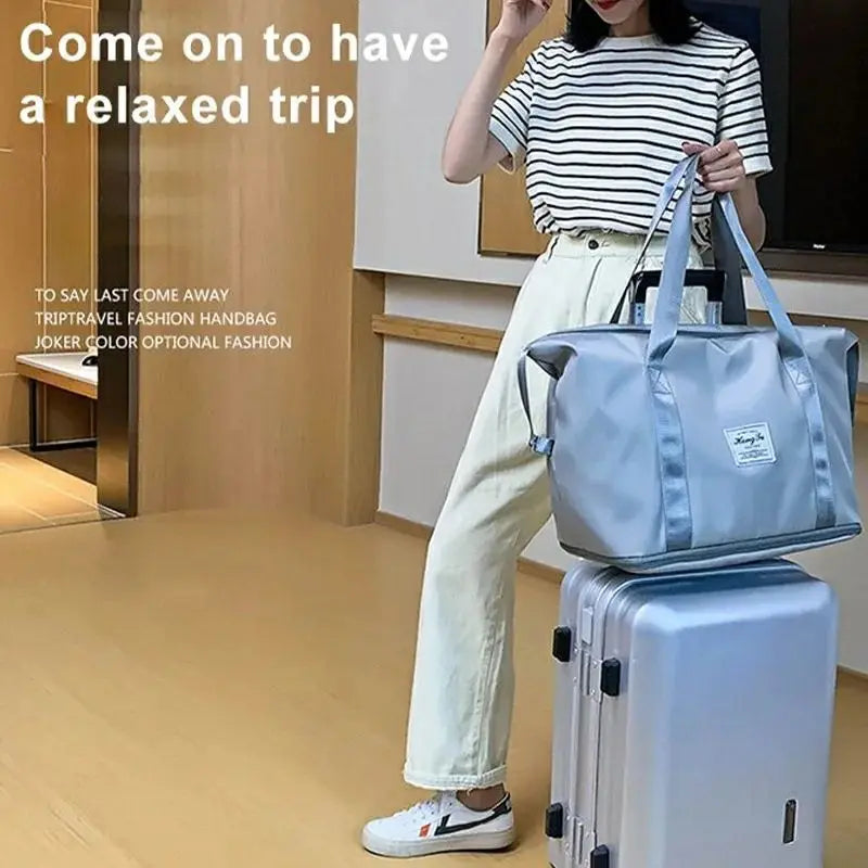 Fesara | Compact Wheeled Luggage Bag for Easy Travel