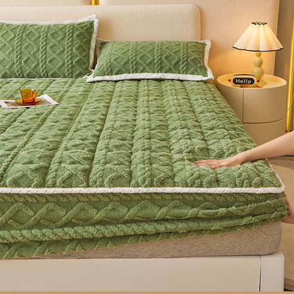 FluffNest | Cozy Soft Polyester Fitted Mattress Cover for Ultimate Comfort 1