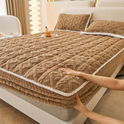 FluffNest | Cozy Soft Polyester Fitted Mattress Cover for Ultimate Comfort 7