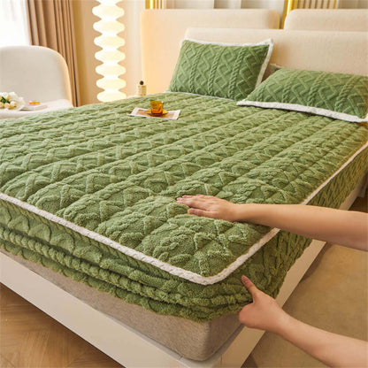 FluffNest | Cozy Soft Polyester Fitted Mattress Cover for Ultimate Comfort 8