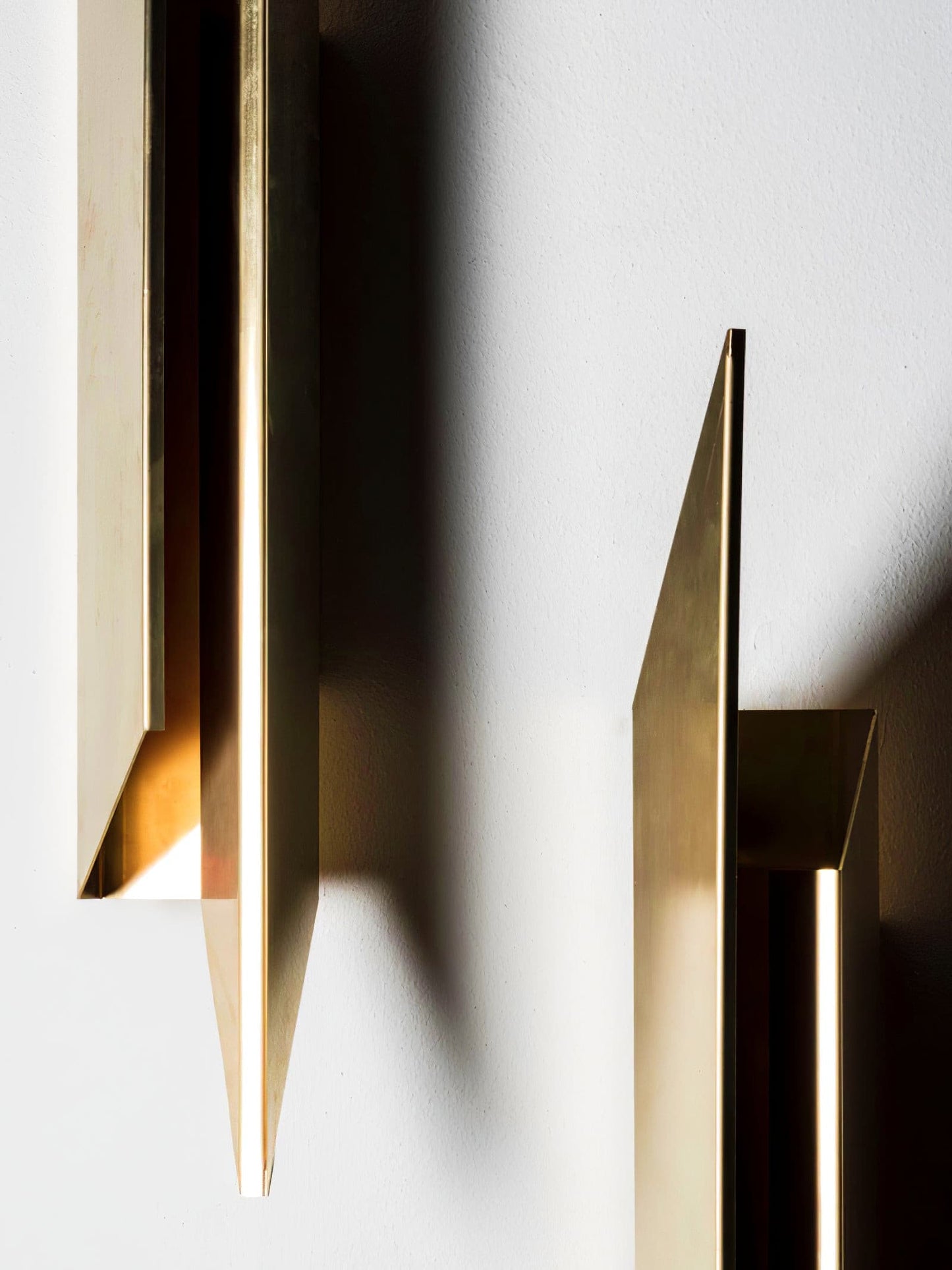 Ultra Slim Contemporary LED Wall Lamp