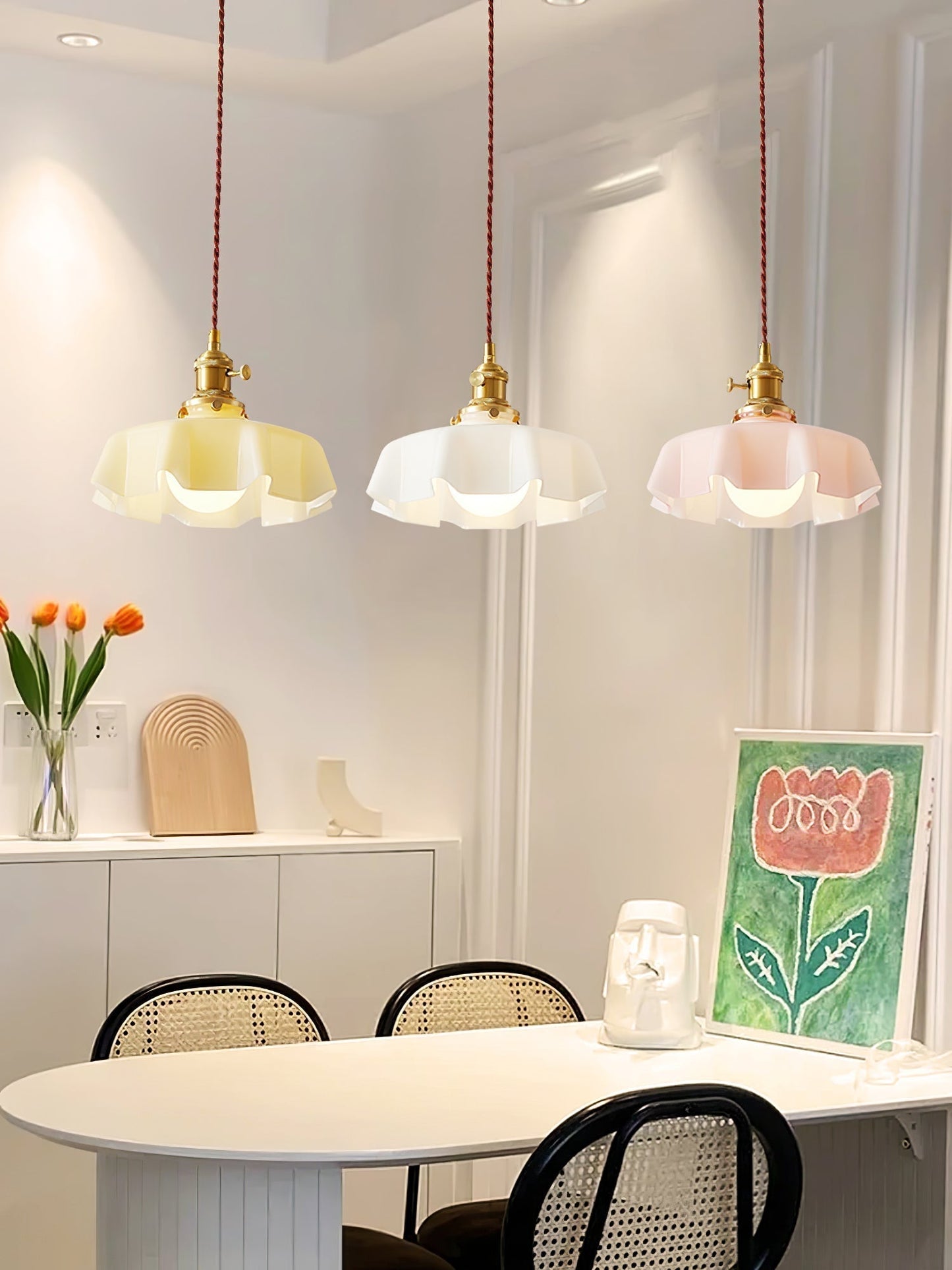 Elegant Ruffled Glass Metal Pendant Lamp