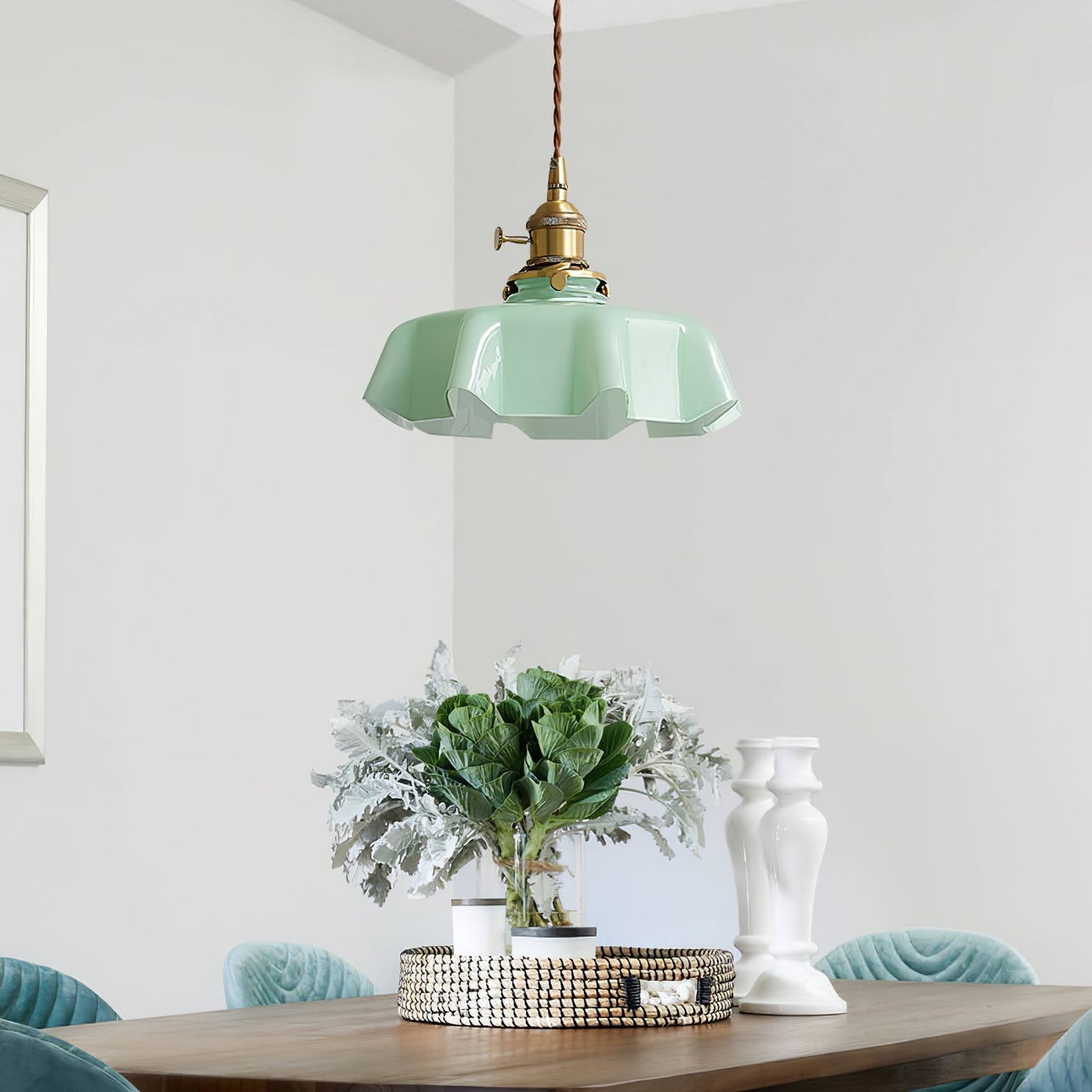 Elegant Ruffled Glass Metal Pendant Lamp