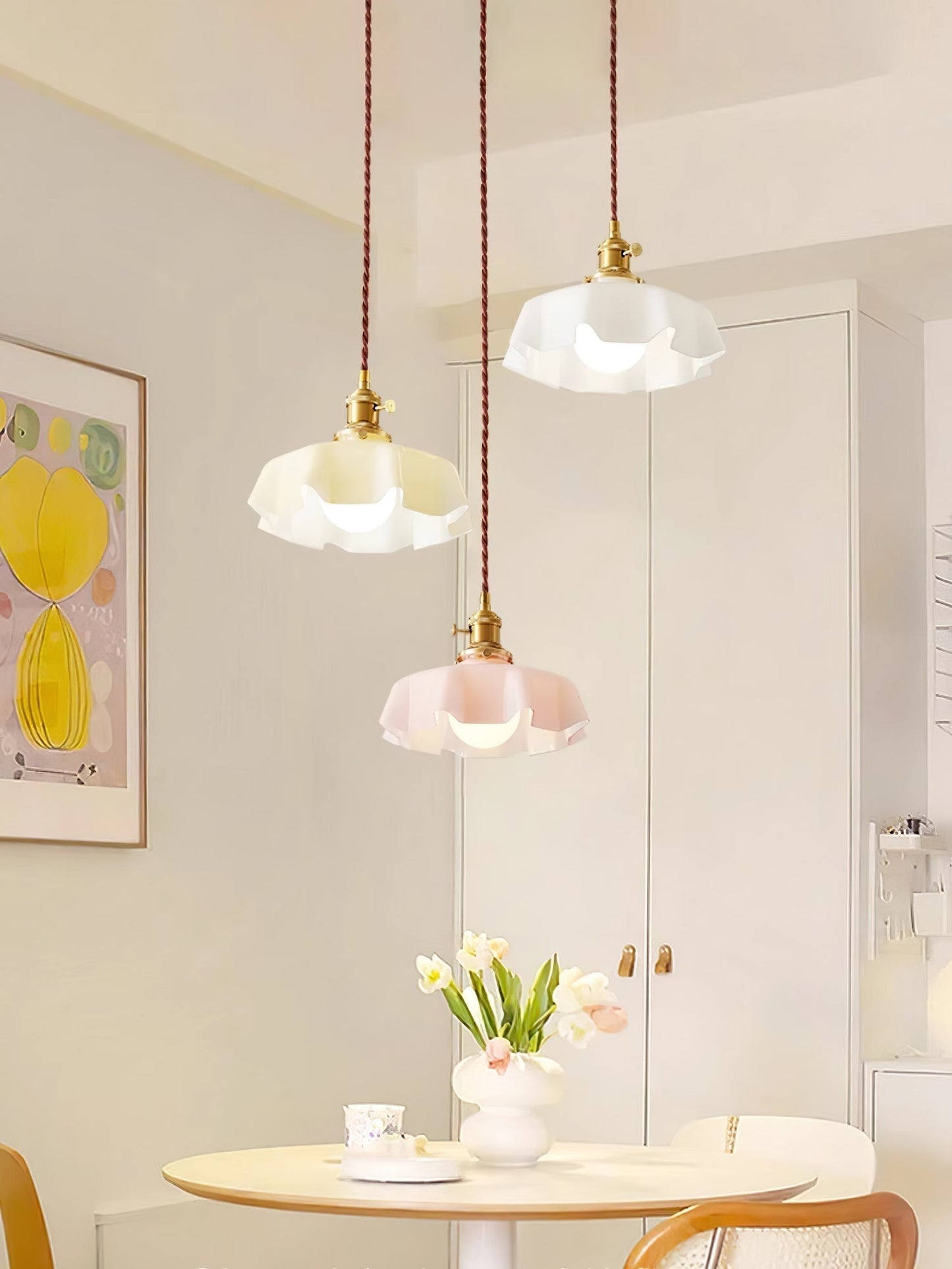 Elegant Ruffled Glass Metal Pendant Lamp