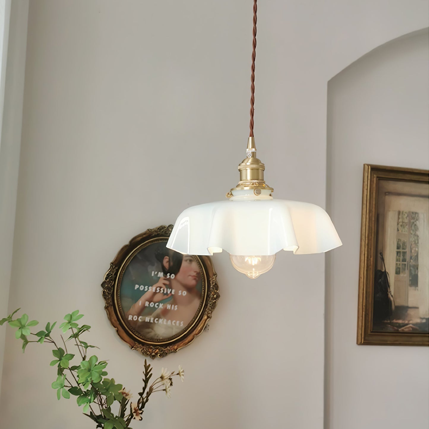 Elegant Ruffled Glass Metal Pendant Lamp