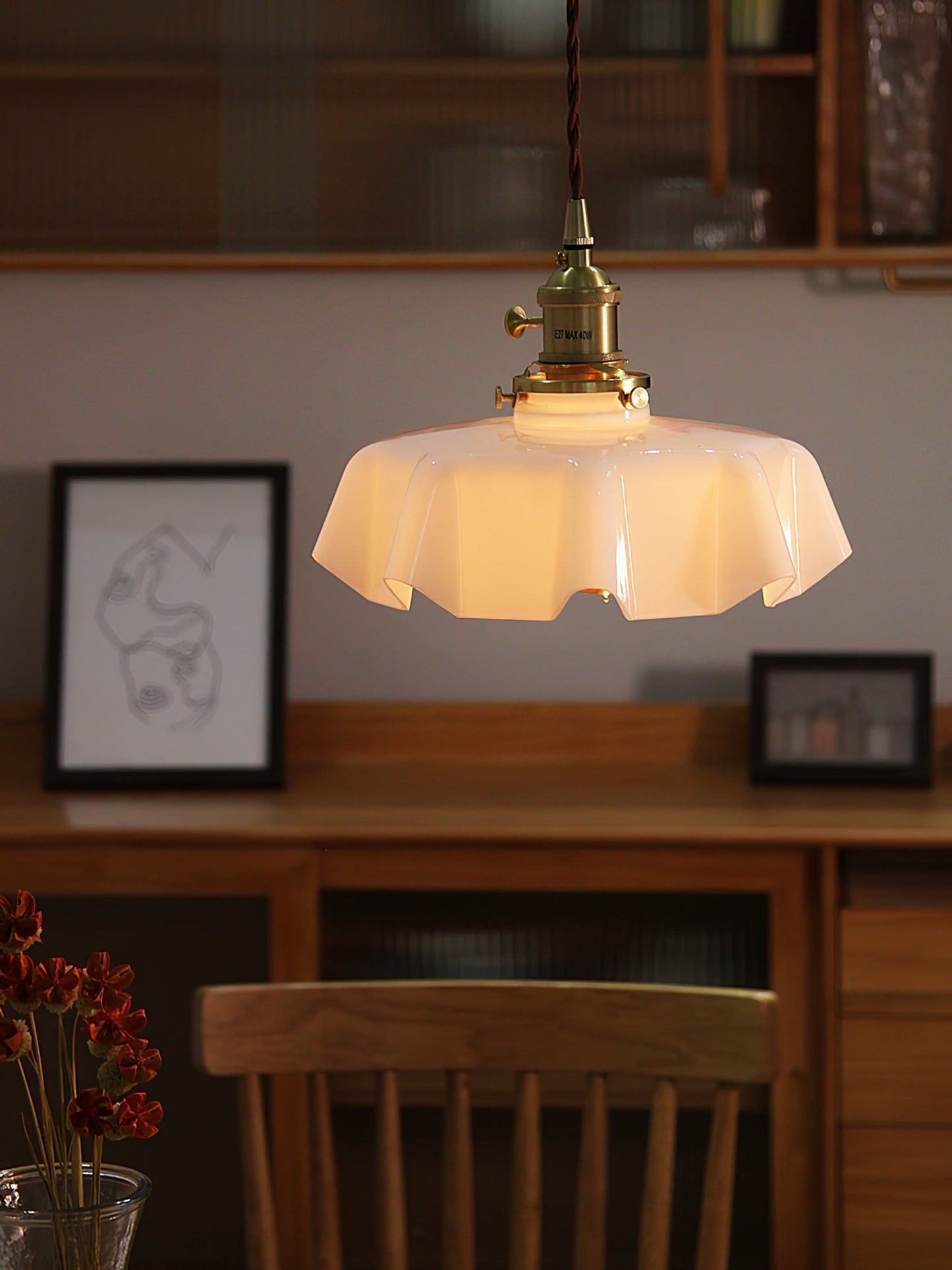 Elegant Ruffled Glass Metal Pendant Lamp
