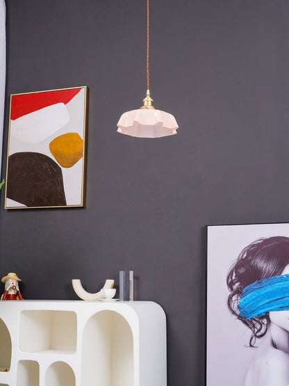 Elegant Ruffled Glass Metal Pendant Lamp