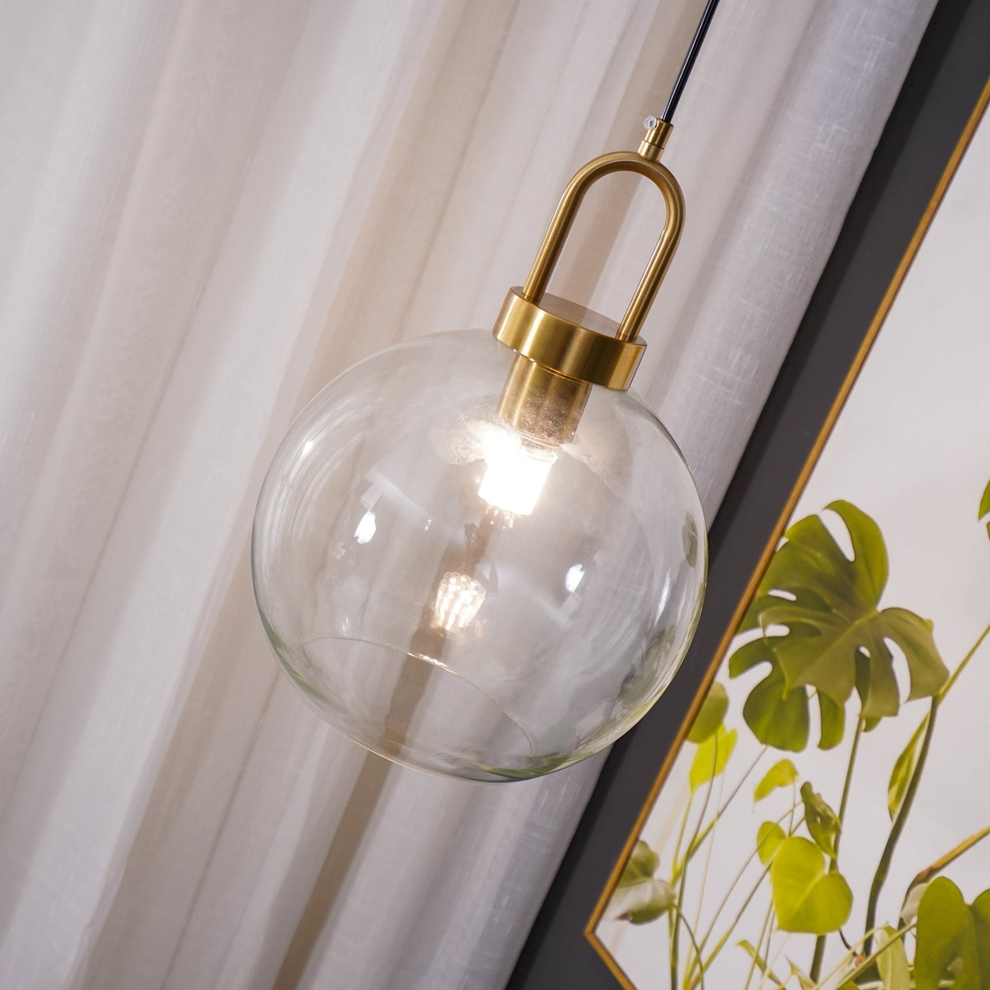 Sleek Round Glass Pendant Lighting Fixtures