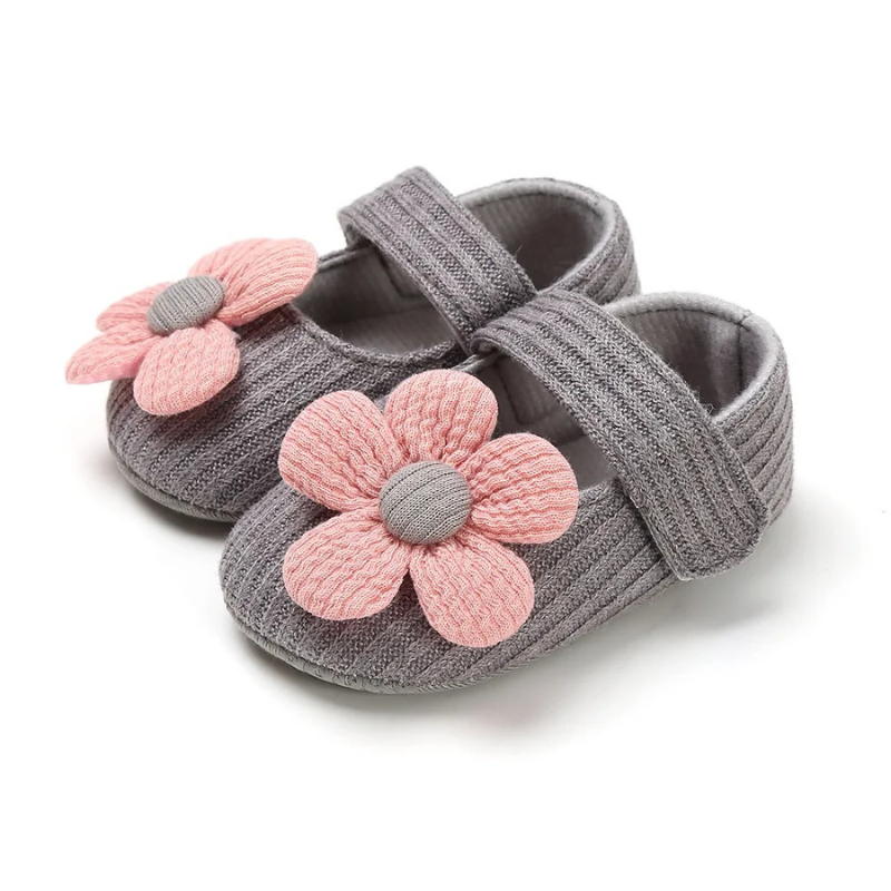 Fashionable Kids Athletic Shoes