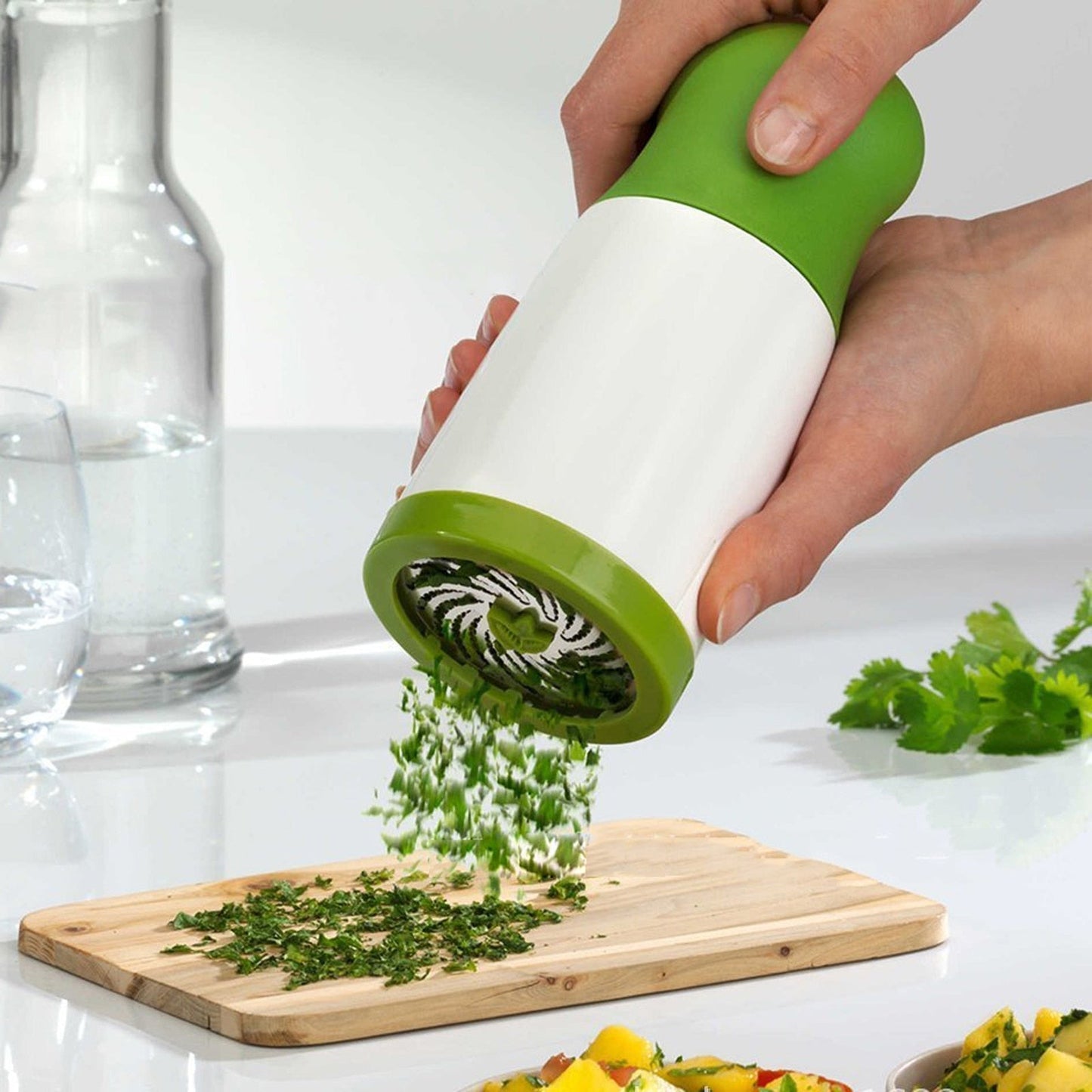 Premium Herb Crusher for Fresh Spices - Fesara