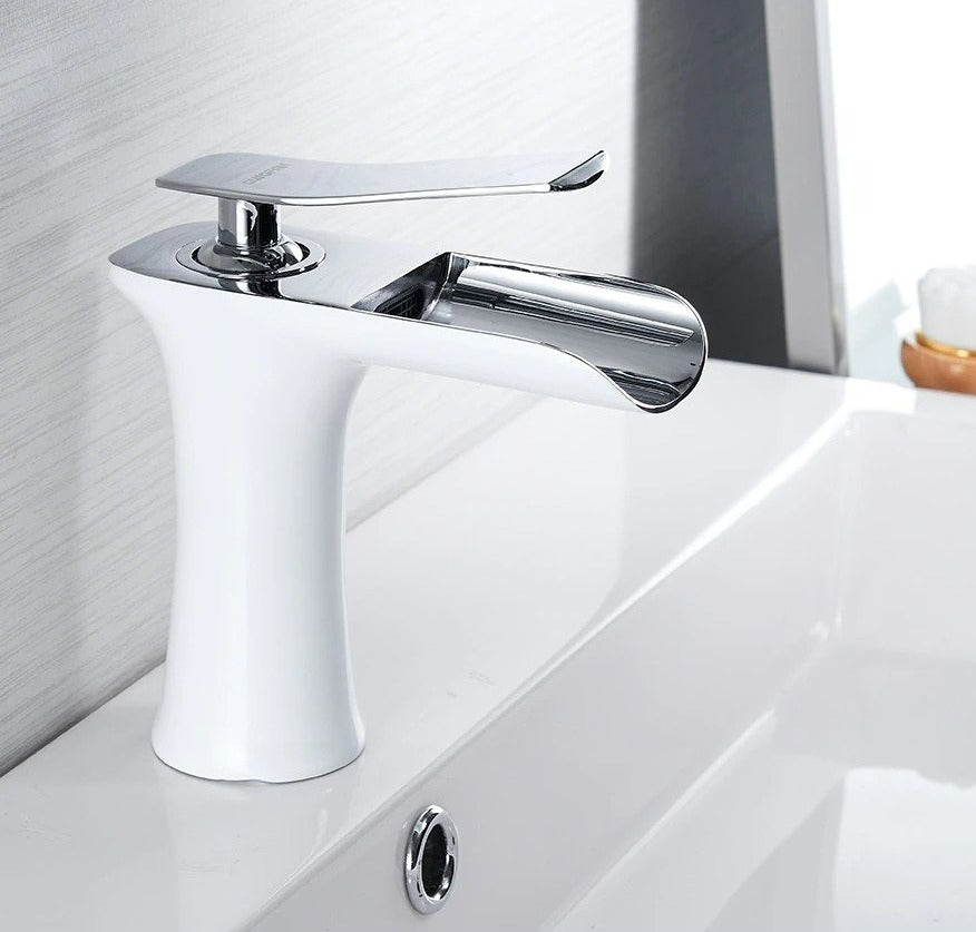 Luxury Bathroom Faucet - Contemporary Water Flow Design
