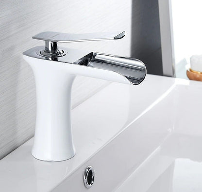 Luxury Bathroom Faucet - Contemporary Water Flow Design