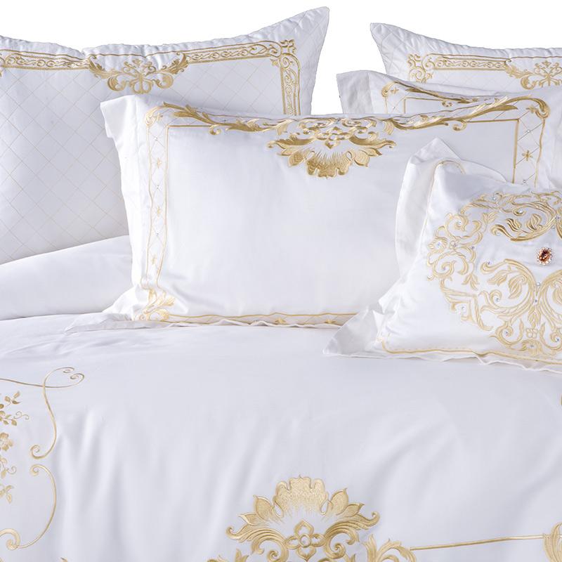 Luxurious Cream and Gold Bedroom Bedding