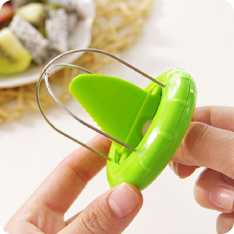 Compact Fresh Kiwi Slicer Tool