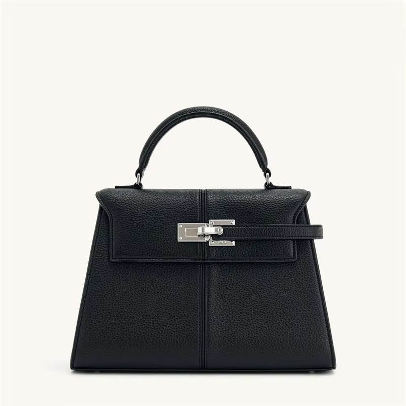 High-Capacity Crossbody Handbag in Deep White or Burgundy – Stylish and Functional Design 3