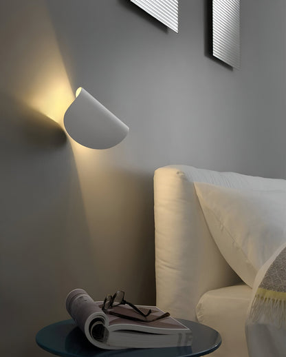 Flexible Metal Wall Light with Curved Shade