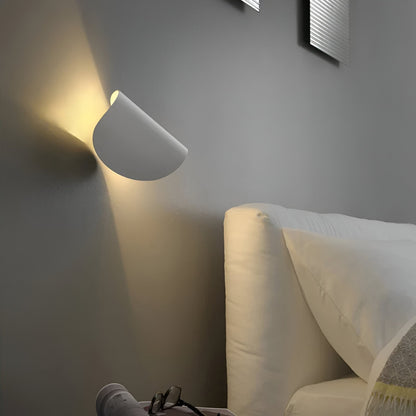 Flexible Metal Wall Light with Curved Shade