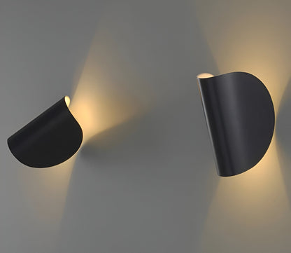 Flexible Metal Wall Light with Curved Shade - Fesara