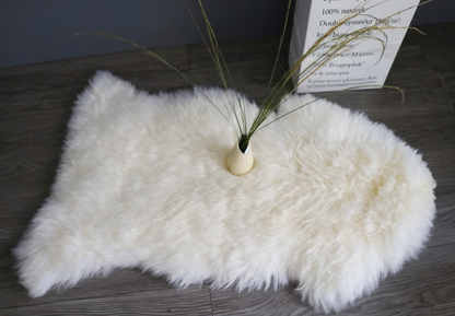 Plush Faux Fur Area Rug - Soft Synthetic Sheepskin Mat